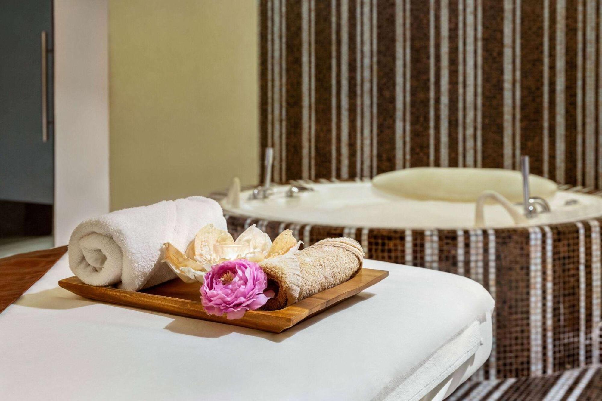 Hotel Grand Regency Doha, Trademark Collection By Wyndham 5*